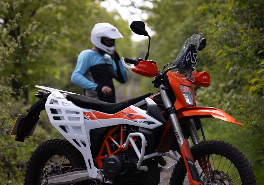 Adventure Spec KTM 690 GasGas 700 Husqvarna 701 Fairing Support